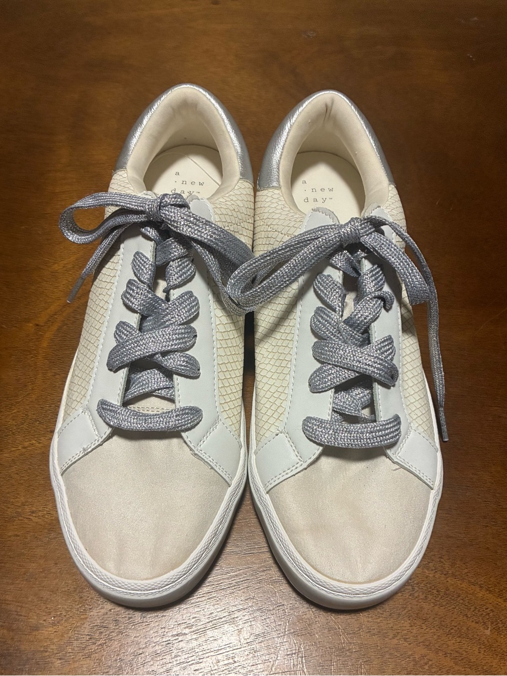 ⚜️Madison New Day Sneakers⚜️